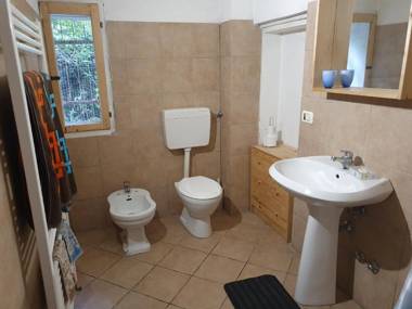 Casa in sasso - Pietra di Bismantova