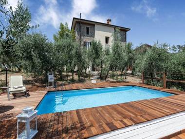 Sprawling Holiday Home in Toscana with Private Swimming Pool