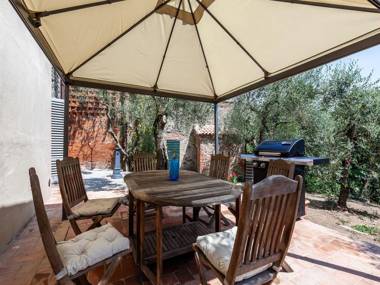 Sprawling Holiday Home in Toscana with Private Swimming Pool