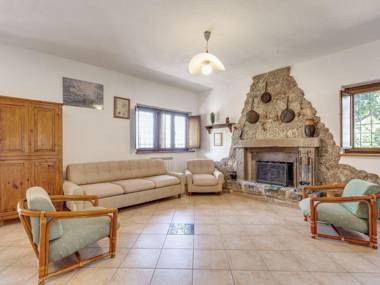 Alluring Chalet in Motta Santa Lucia with Garden