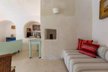 Dimora Santi-Mancuso by BarbarHouse