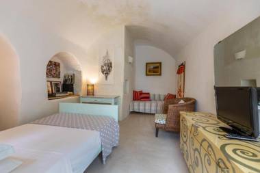 Dimora Santi-Mancuso by BarbarHouse