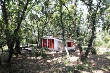 Chalet in the woods nestled in the oak forest in Monterosso Etneo