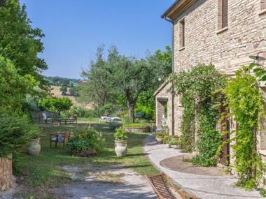 Beautiful Mansion in Vallefoglia with Swimming Pool