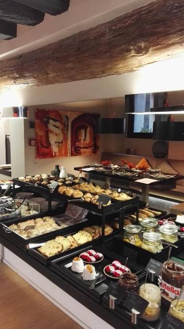 Charming House DD724