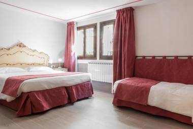 Ca' San Trovaso - 6 Rooms