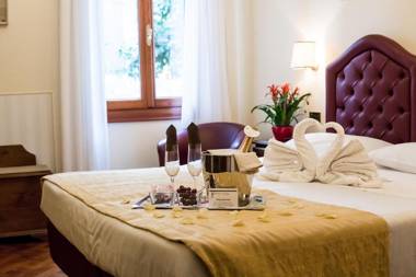 Pensione Accademia - Villa Maravege