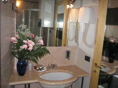 San Simeon Apartments