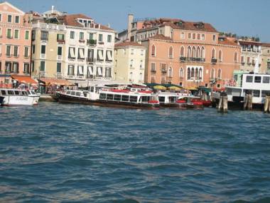 San Simeon Apartments