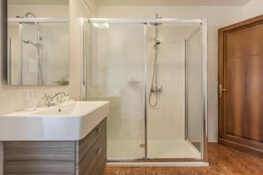 Ca' Del Monastero 3 Collection Apartment for 4 Guests with Lift