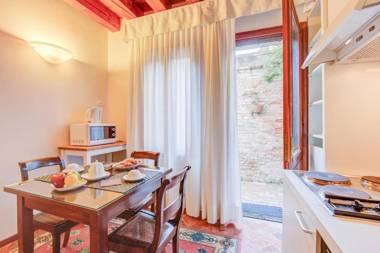 Master Venice Apartments