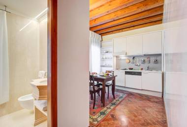 Master Venice Apartments