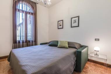 Ca' del Monastero 1 Collection Apt for 4 Guests with Balcony and Lift