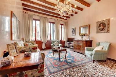 Biennale APT Balcony