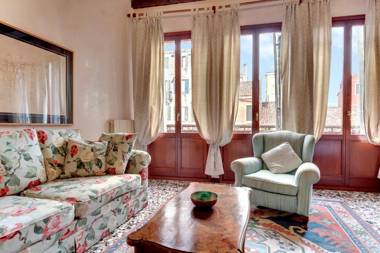 Biennale APT Balcony