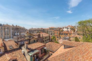 Ca' Della Luce Terrace COMPLETELY RENEWED IN 2020- Dimora Italia Collection -