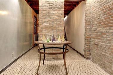 VENETIAN HOUSE WITH TERRACE