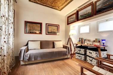 VENETIAN HOUSE WITH TERRACE