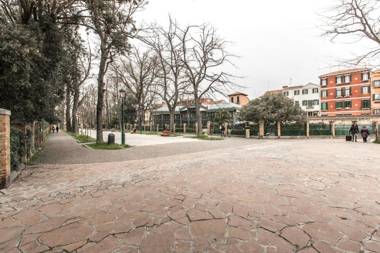 Design District Apartment R&R