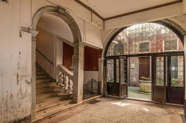 Admiral Emo Palace Over Canal Grande