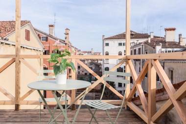 Ca' del Monastero 7 Collection Bright Apartment with Terrace