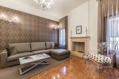 Ca' del Monastero 2 Collection Apt for 4 Guests with Lift