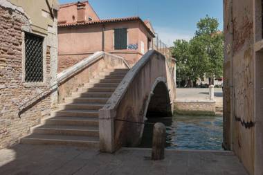 Ca' Dandolo affaccio sul canale