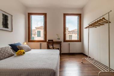 Venezia Spirito Santo Canal View