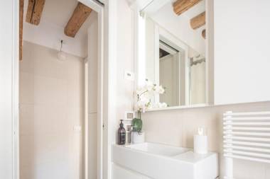 Luxury Garden Mansion R&R