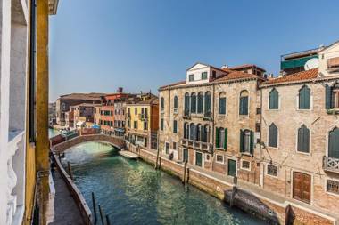 Ca' Degli Armeni Canal View