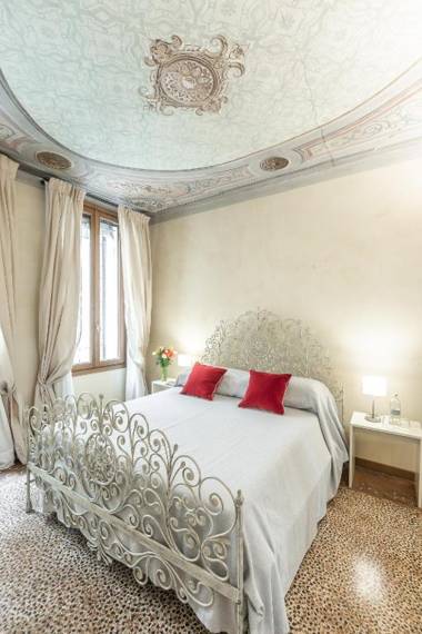 Ca' Dei Diamanti Grand Canal