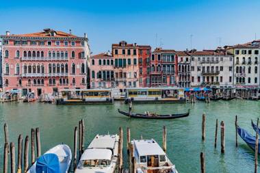 Ca' Fornoni Grand Canal