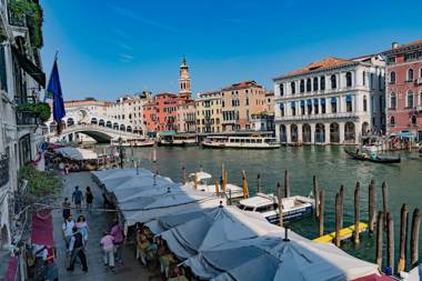 Ca' Fornoni Grand Canal