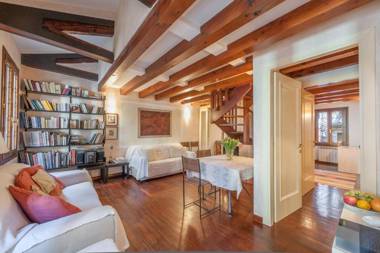 Ca' delle Pizzocchere a perfect spot in San Marco sleep 8