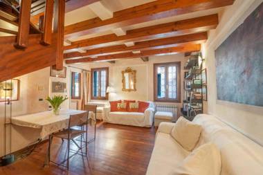 Ca' delle Pizzocchere a perfect spot in San Marco sleep 8