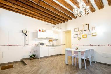 Venice downtown 4 pax.