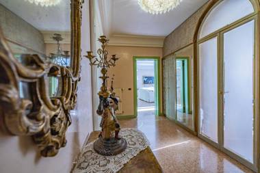 Ca' Degli Specchi Grand Canal