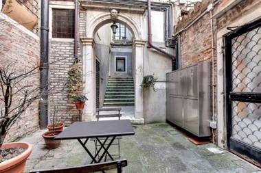 Bosso Palace Venetian Apartment