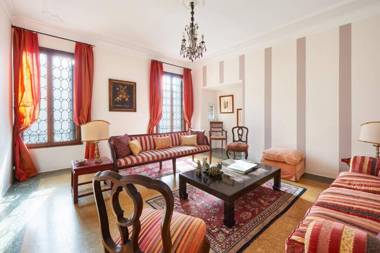 Ca' Fenice charming apartment in San Marco sleep 7