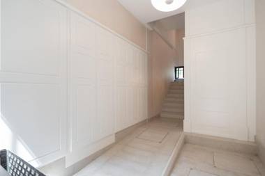 Ve.N.I.Ce Cera Remer Suite