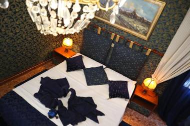 VENICE RAINBOW APARTMENT (RIALTO)