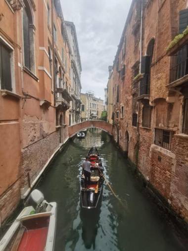 Canal View Studio Flat