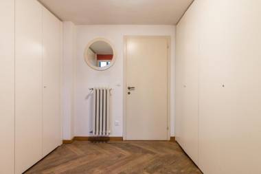 Red House close to @Accademia Bridge