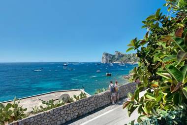 Ginestra Bianca House by Gocce