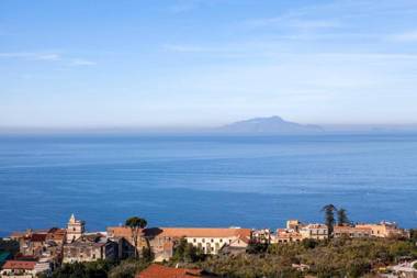 7 bedrooms house with sea view enclosed garden and wifi at Massa Lubrense 2 km away from the beach