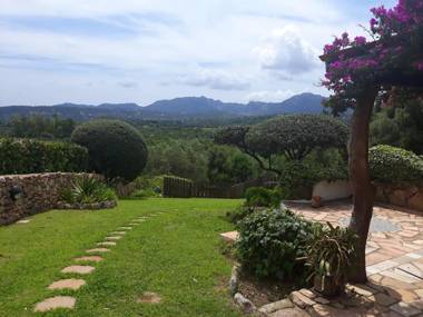 2 bedrooms appartement with sea view enclosed garden and wifi at Olbia 6 km away from the beach