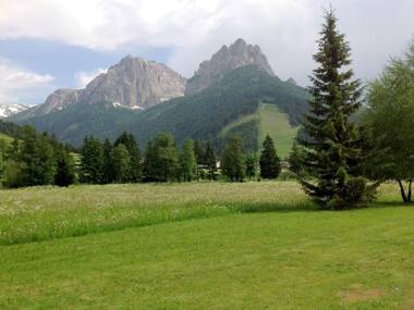 Lovely Chalet in Pozza di Fassa with Garden