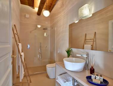 Dandelion Como Suites & Park