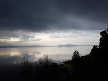 Appartamento GIOIOSA 1 con ampio terrazzo e vista Lago