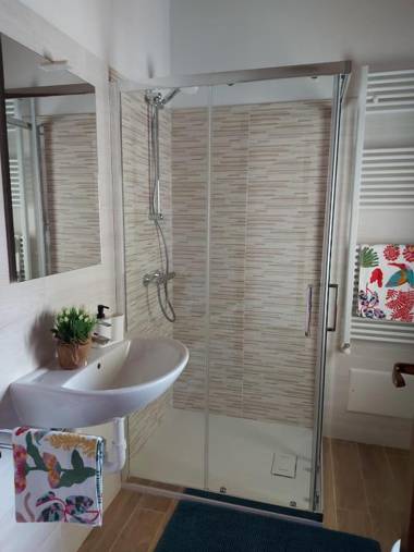 Bnbook Casa dei Peschi - Lago di Monate